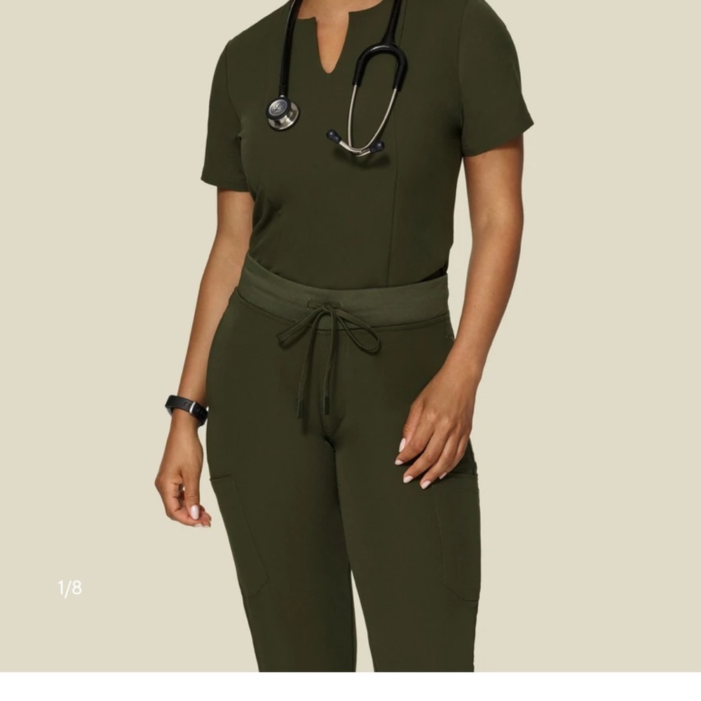 Women’s scrubs